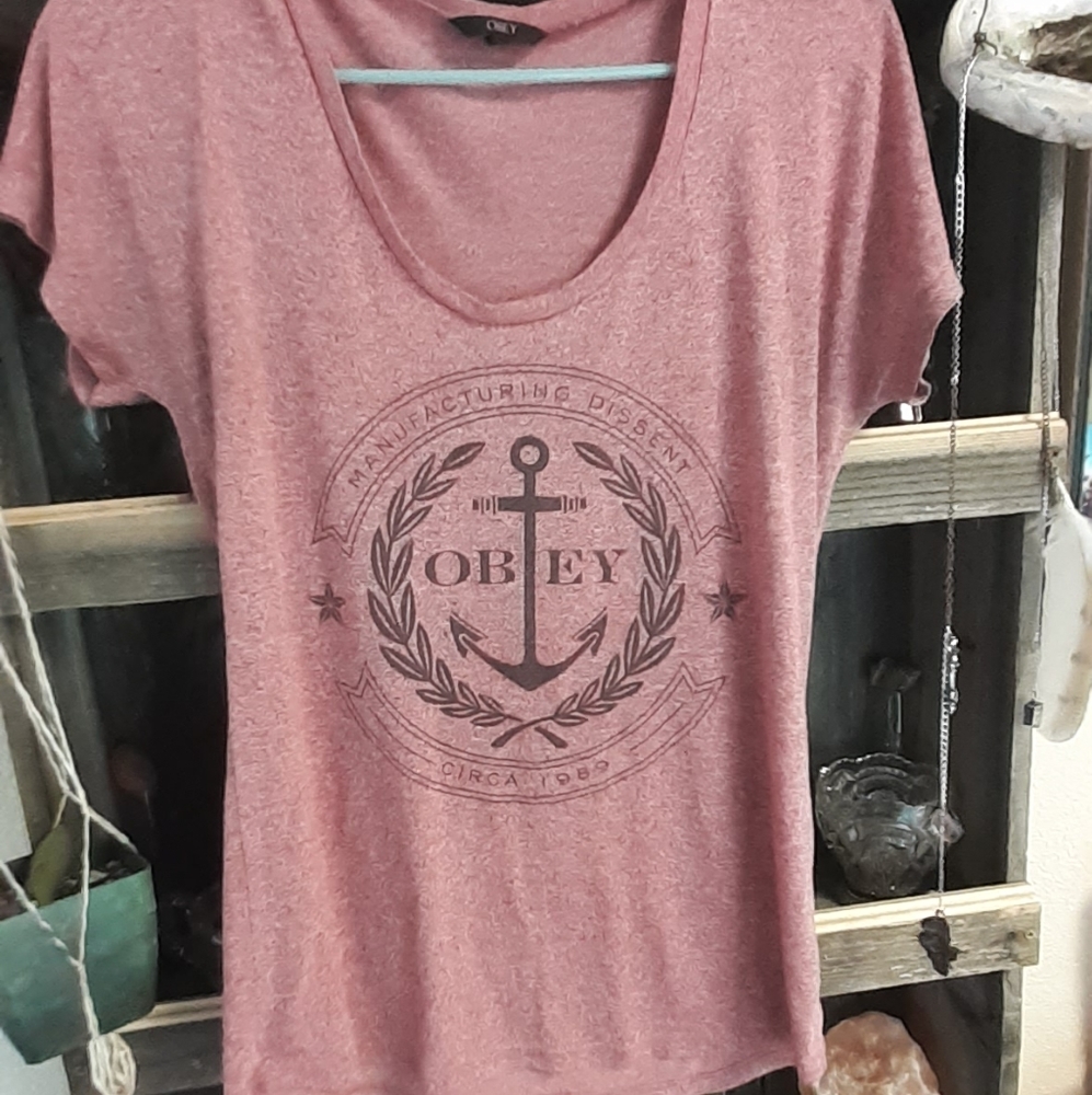 Obey loose fit tshirt